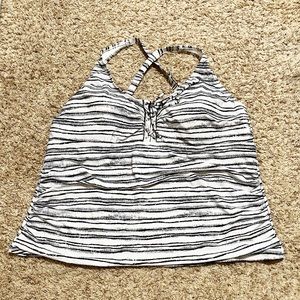 [Avenue] Black & White Stripes Crisscross Back Swim Top